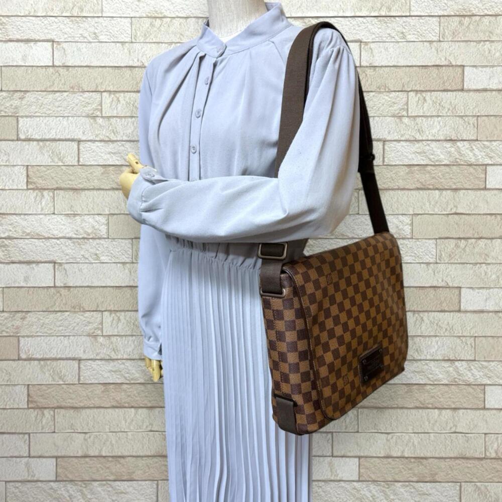 LOUIS VUITTON Authentic Brown Damier Canvas Shoulder Bag - Picture 2 of 15